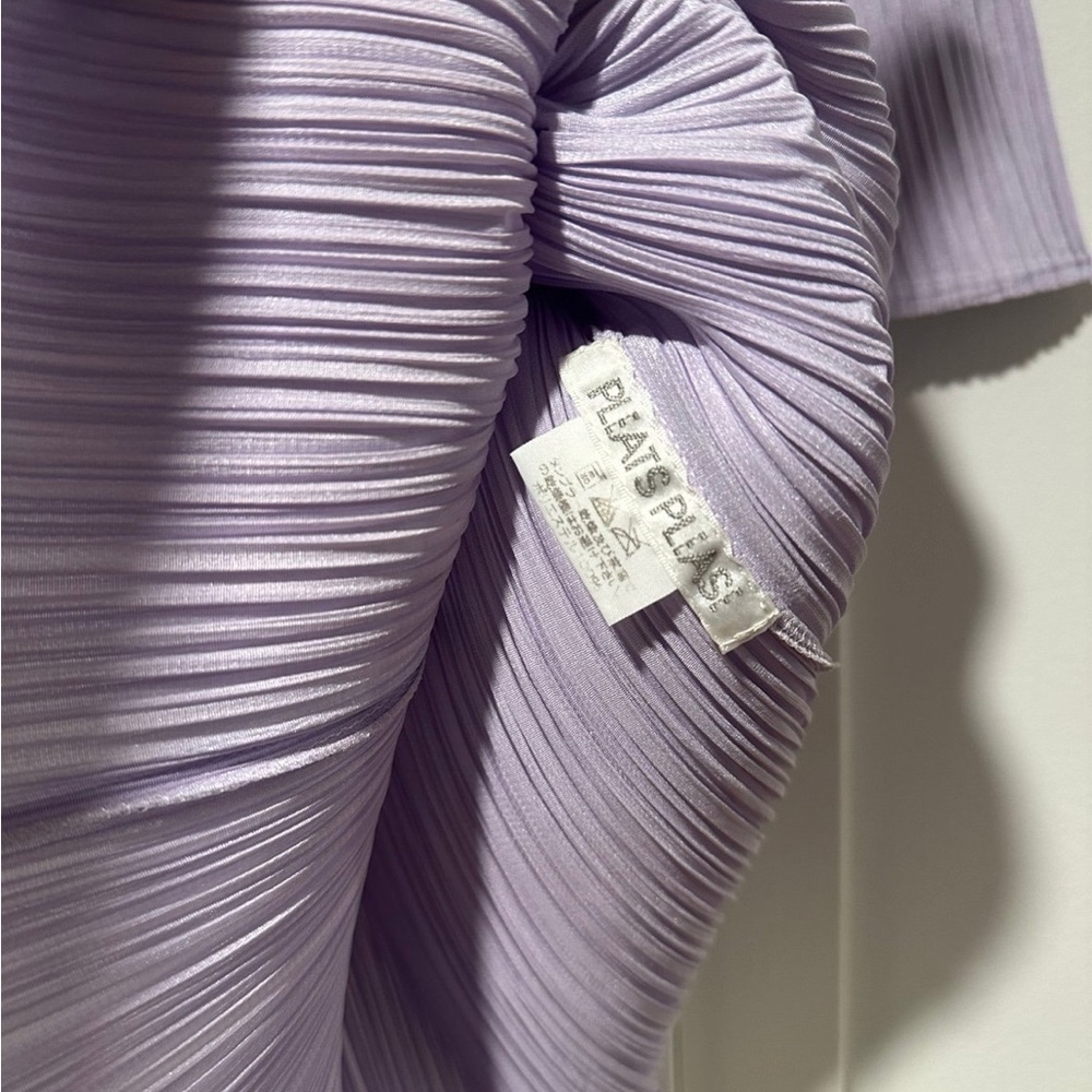 Issey Miyake Pleats please Lilac Short-Sleeve Top sz. 3 - Picture 3 of 3